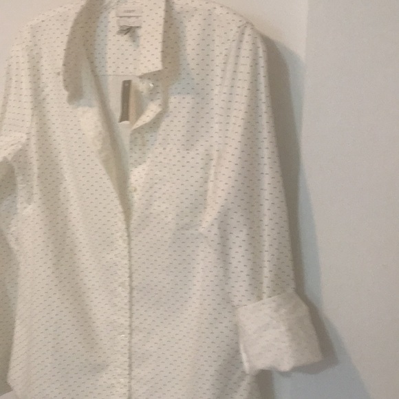J Crew button down white w tiny black dots - Picture 4 of 8